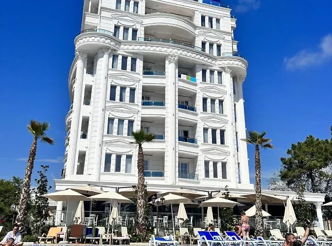 Fafa Deluxe Apartament Golem (Tirana)