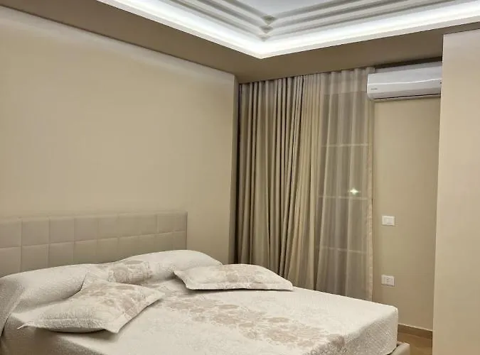 Fafa Deluxe Apartament *