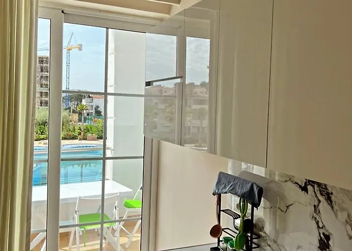 Fafa Deluxe Golem (Tirana)