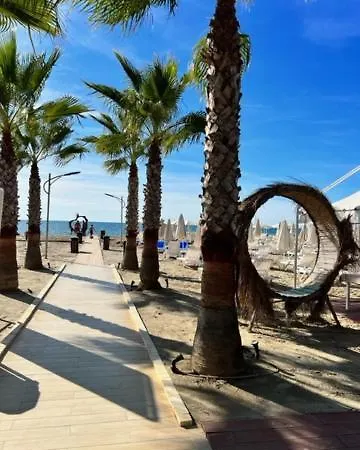 Fafa Deluxe Apartamento Golem (Tirana)