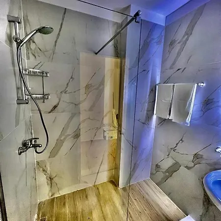 Apartment Fafa Deluxe Golem (Tirana)