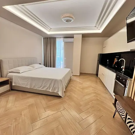 Fafa Deluxe * Golem (Tirana)