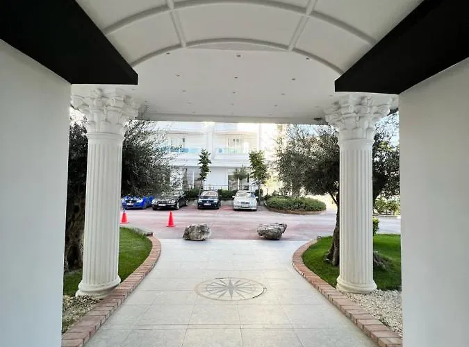 Fafa Deluxe * Golem (Tirana)